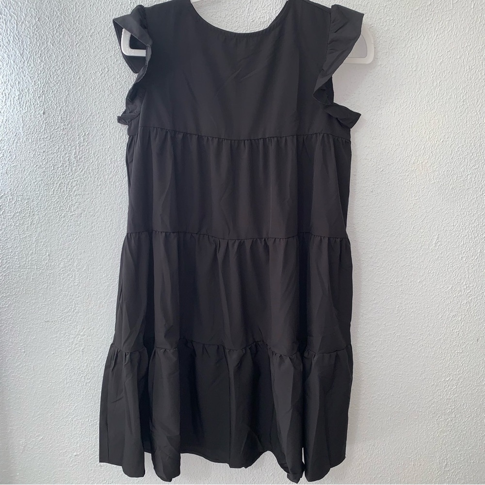 Women’s Black Ruffle Shoulder Round Neck Tiered Flowy Dress Size Small